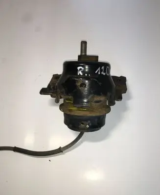 Toyota Land Cruiser (J120) Engine mount bracket