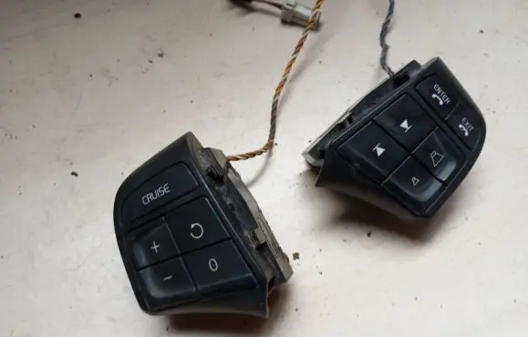 Volvo XC60 Steering wheel buttons/switches 31264956