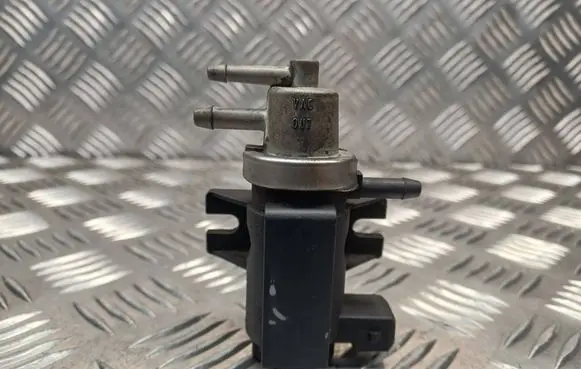 Audi A4 S4 B6 8E 8H Turbo solenoid valve 1H0906627A