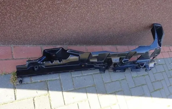 BMW i8 Rear bumper mounting bracket 7336312