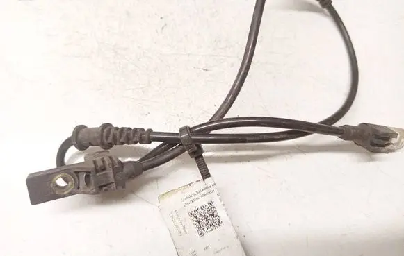 Mercedes-Benz C AMG W204 ABS rear brake sensor A2205453128
