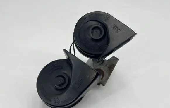 Jaguar XK8 - XKR Horn signal 3W8313A803AA E30055306 55306