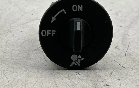 Renault Scenic III - Grand scenic III Passenger airbag on/off switch 8200169589C