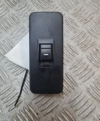 Land Rover Discovery 3 - LR3 Electric window control switch 
