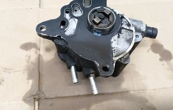 Volkswagen Golf V Fuel injection high pressure pump 03G145209
