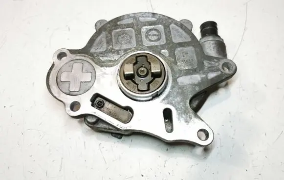 Audi A3 S3 8P Vacuum pump 03L145100