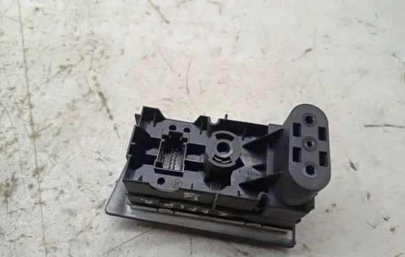 Opel Zafira B Light switch 13205868 0320 LK04060100