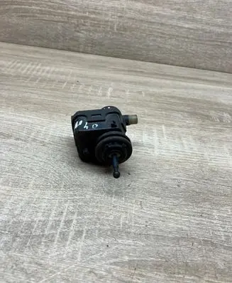 Renault Clio II Headlight level adjustment motor 7700420737