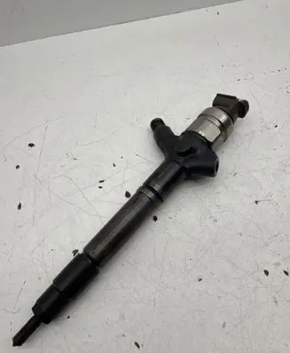 Toyota Auris 150 Fuel injector 236700R030 08J01886