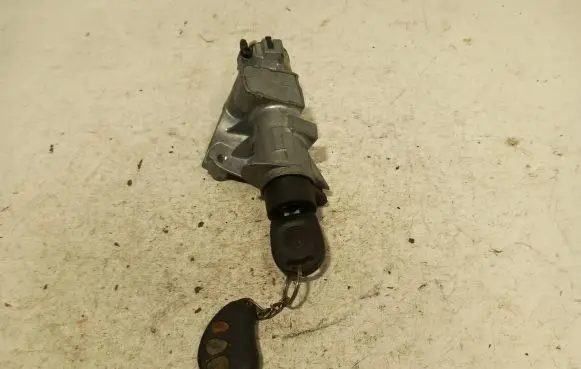 Audi A4 S4 B5 8D Ignition lock 4D0905851e