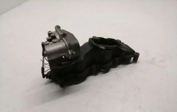 Audi A6 S6 C4 4A Rocker cam cover 1038787S01 PA66GF35