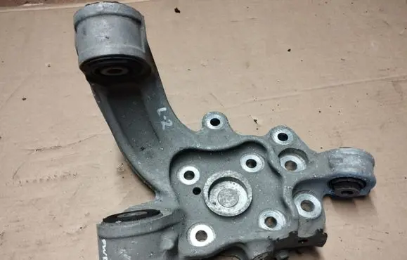 Honda CR-V Rear wheel hub spindle/knuckle 