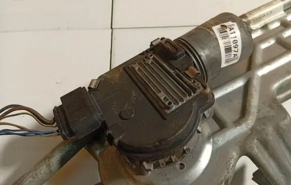 Volkswagen Sharan Wiper motor 0390241803