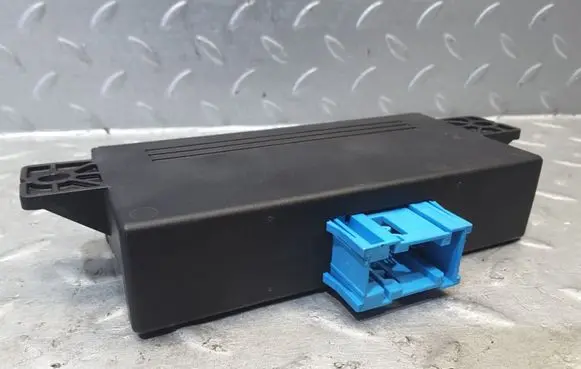 Mercedes-Benz E W212 Air suspension control unit module (rear) A2125406462 00406119 2125406462