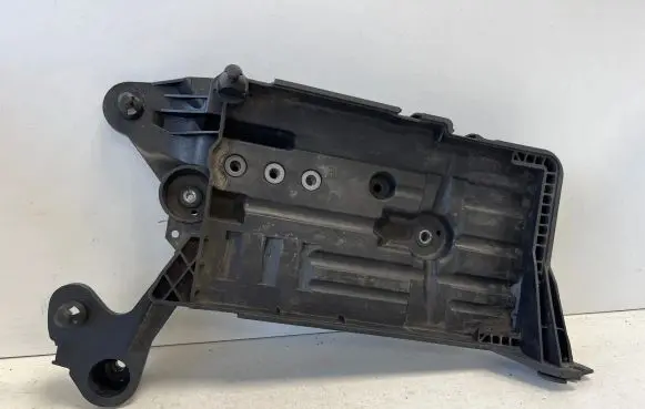 Skoda Octavia Mk3 (5E) Battery tray 5Q0915321J 5Q0915331K