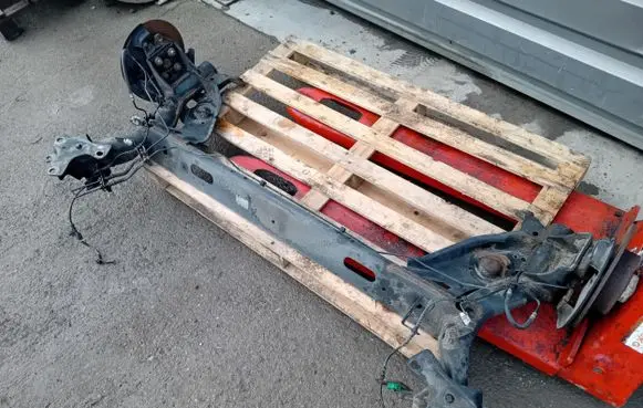 Renault Fluence Rear axle beam 