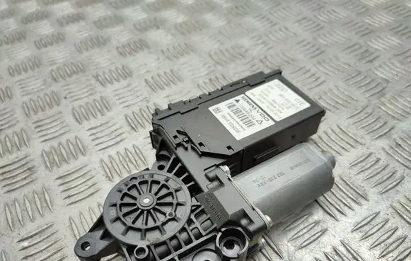 Seat Exeo (3R) Rear door window regulator motor 8E0959801E