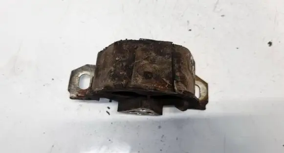 Opel Corsa B Engine mount bracket 90473836