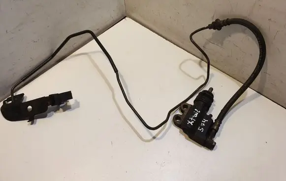 Nissan X-Trail T30 Clutch pipe/line 