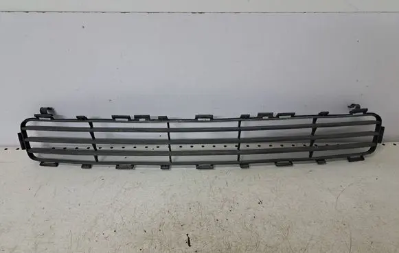 Toyota Avensis T250 Front bumper lower grill 