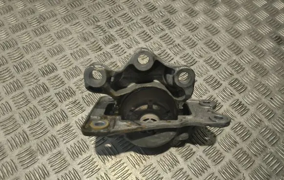 Volvo XC90 Engine mount bracket 31460716