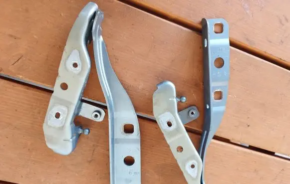 Citroen DS5 Engine bonnet/hood hinges 9803222580