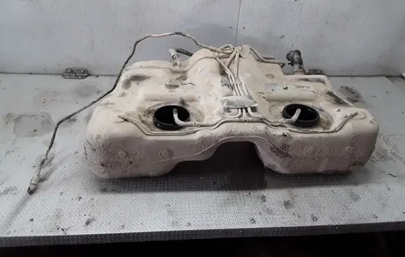 Nissan X-Trail T30 Fuel tank 