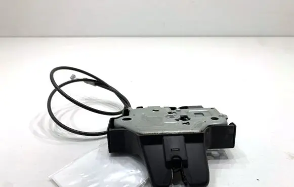 Toyota Camry VIII XV70 Tailgate exterior lock 