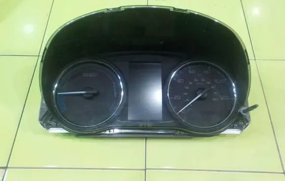 Mitsubishi Outlander Speedometer (instrument cluster) 0T34540