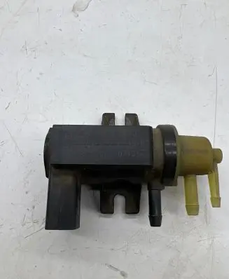 Volkswagen Touran I Vacuum valve 1K0906627A 70086800