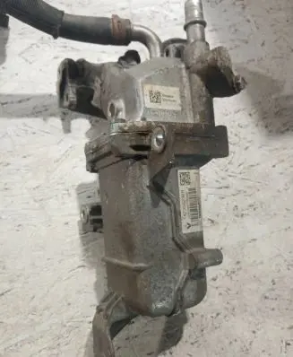 Renault Trafic III (X82) EGR valve cooler 147355238R