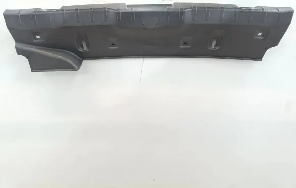 Trunk/boot sill cover protection