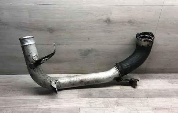 Volvo XC70 Intercooler hose/pipe 31370288