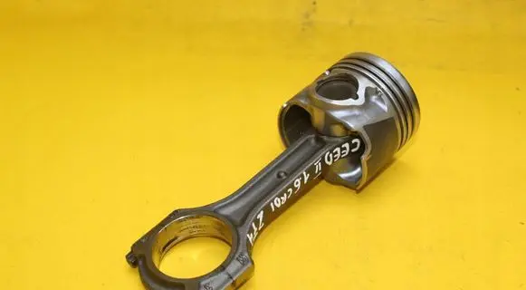 KIA Ceed Piston with connecting rod D4FB