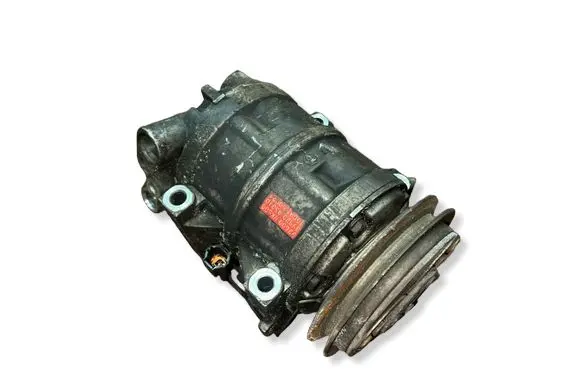 Nissan Navara D22 Air conditioning (A/C) compressor (pump) 92600VK500