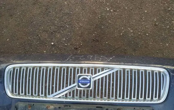 Volvo V50 Front grill