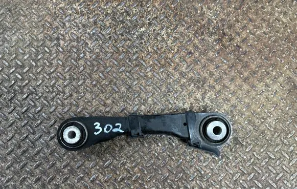 BMW 5 G30 G31 Rear upper control arm/wishbone 6867537