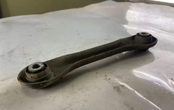 Volvo V40 Rear control arm