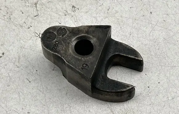 Ford Mondeo MK IV Fuel Injector clamp holder 