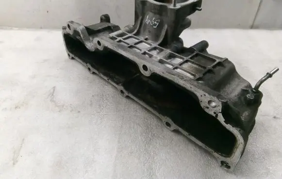 Toyota Avensis T270 Intake manifold 171010R020