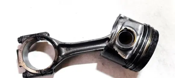 Mitsubishi Outlander Piston with connecting rod 038J BHS