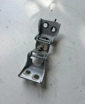 Dacia Spring Front door upper hinge 804205044R L6832000 E0071