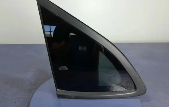 Hyundai Tucson TL Rear side window