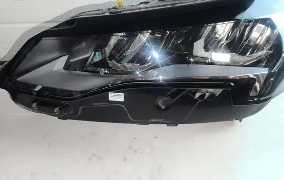 Peugeot 3008 II Headlight/headlamp 9836230280