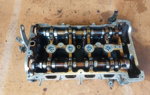 Peugeot 308 Engine head 9678369810