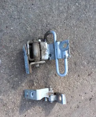Volkswagen Bora Rear door hinge set 1J4833411C