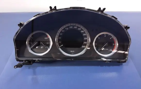 Mercedes-Benz C W204 Speedometer (instrument cluster) A2045407648
