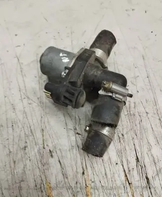 Mercedes-Benz C W202 Coolant heater control valve 4950000005
