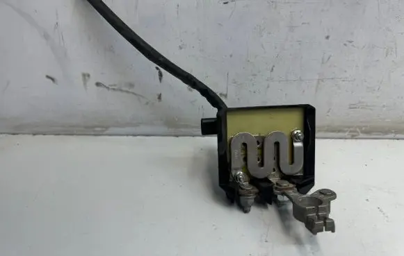 Mercedes-Benz E W213 Battery relay fuse A0009061505