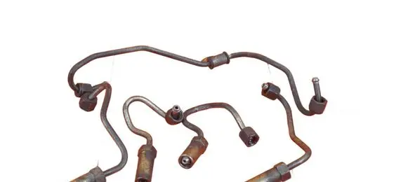 Nissan Navara D40 Fuel injector supply line/pipe YD25
